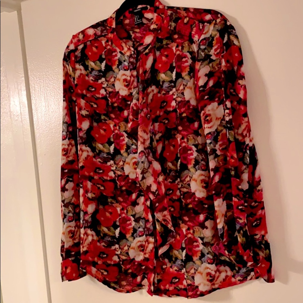 Beautiful Forever 21 floral blouse